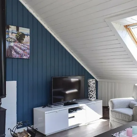 Beautiful In With 2 Bedrooms And Wifi